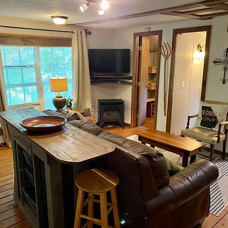 Convenient Cottage-Hot Tub, 4 Minutes To דלונגה מראה חיצוני תמונה